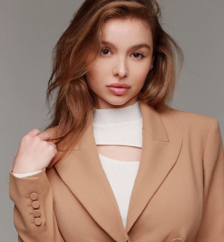 Sophie Mudd Bio/wiki , Net worth, Age, Height, Family, Career, Children.